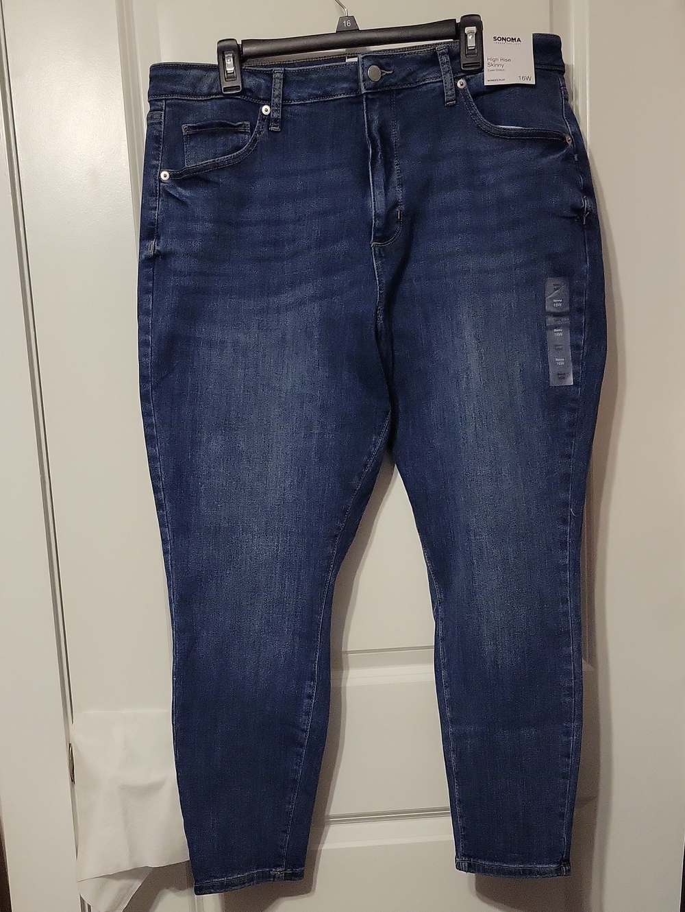 Sonoma Women's High Rise Skinny 16W, Medium Wash. NWT.